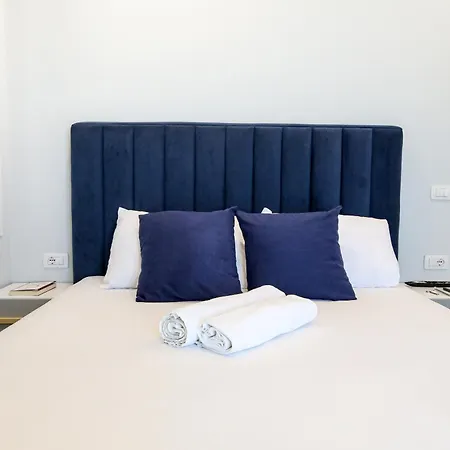 Luisanna Free Parking * Wlora