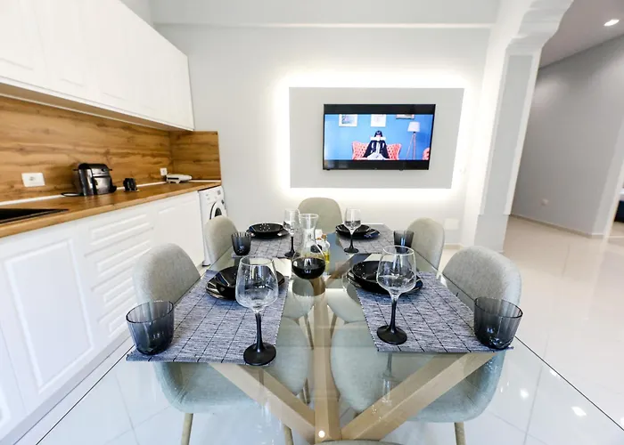 Luisanna Free Parking *