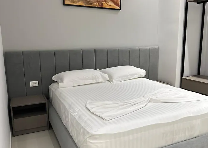 Luisanna Free Parking *