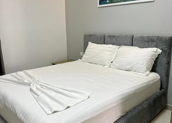 Luisanna Free Parking Wlora