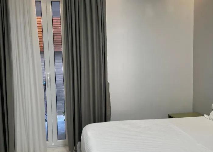 Luisanna Free Parking * Wlora