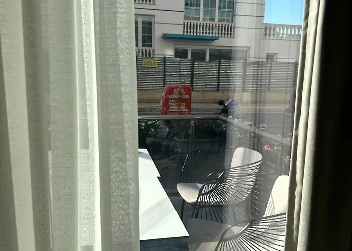 Luisanna Free Parking Wlora