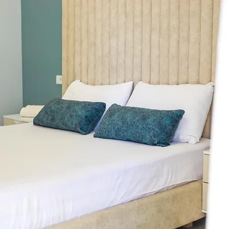 Luisanna Free Parking *