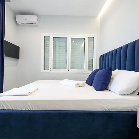 Luisanna Free Parking Vlorë