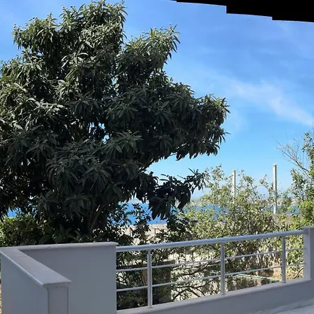 Luisanna Free Parking