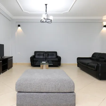 Luisanna Free Parking Vlorë