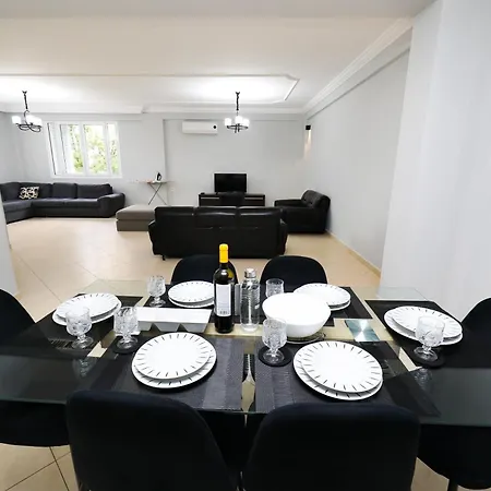 Luisanna Free Parking