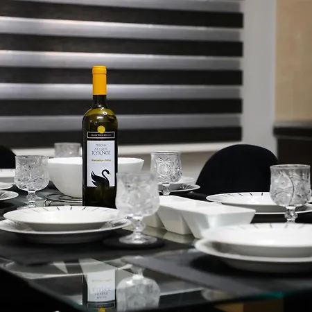 Luisanna Free Parking Vlorë