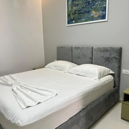 Luisanna Free Parking * Vlorë