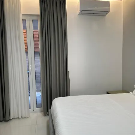Luisanna Free Parking * Vlorë
