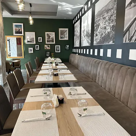 Luisanna Free Parking * Vlorë