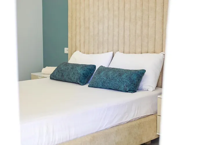 Luisanna Free Parking *