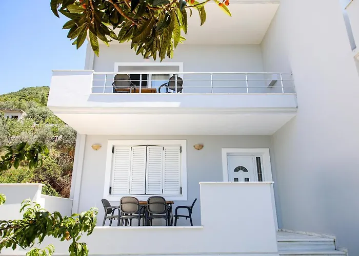 Luisanna Free Parking * Vlorë