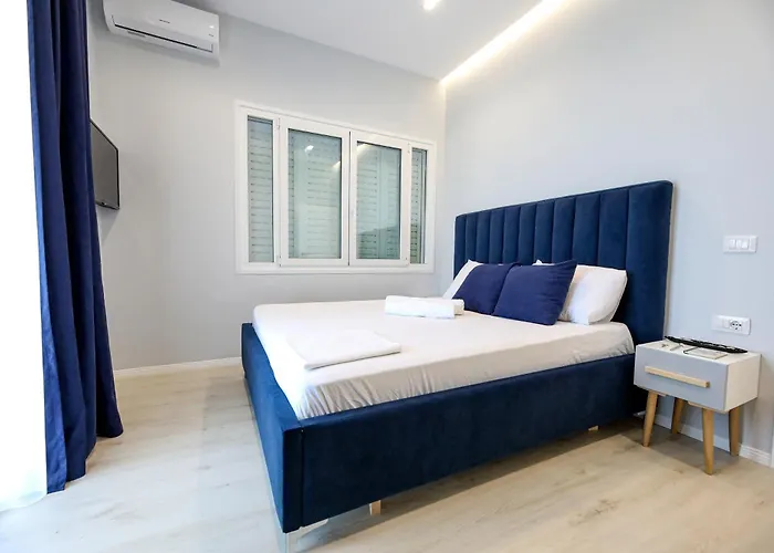 Luisanna Free Parking Vlorë