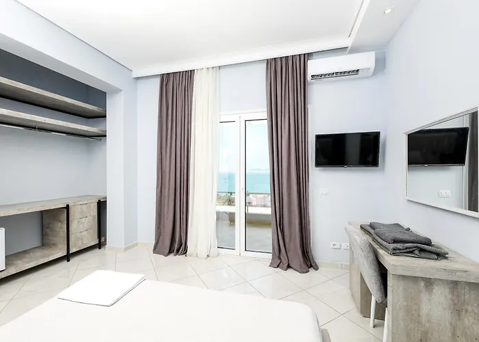 Luisanna Free Parking Hotel *