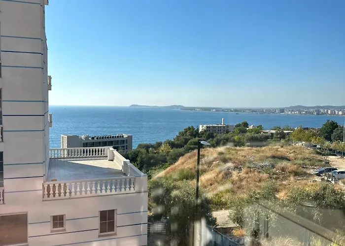 Luisanna Free Parking *